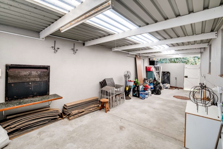 5 Bedroom Property for Sale in Kirstenhof Western Cape